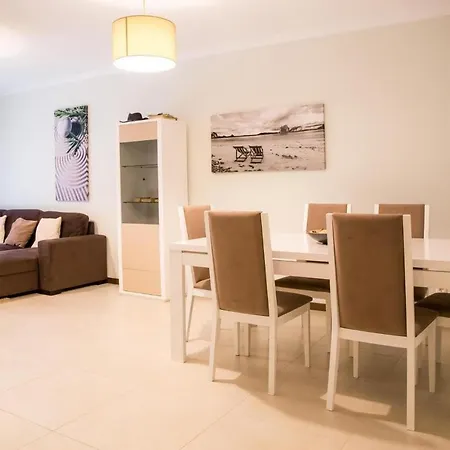 Apartment Luxury 2 Bed Near Marina *