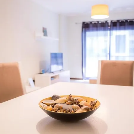 Apartment Luxury 2 Bed Near Marina